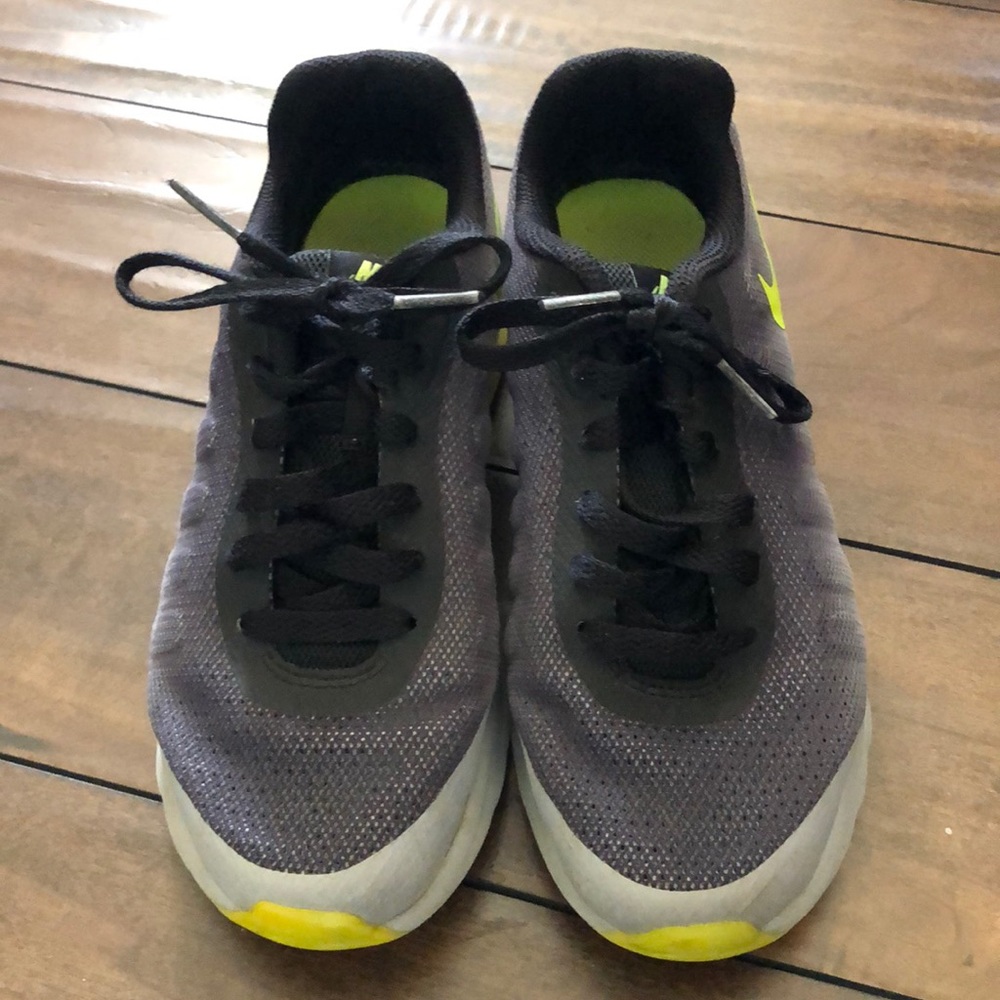 Nike Airs Running Shoe
